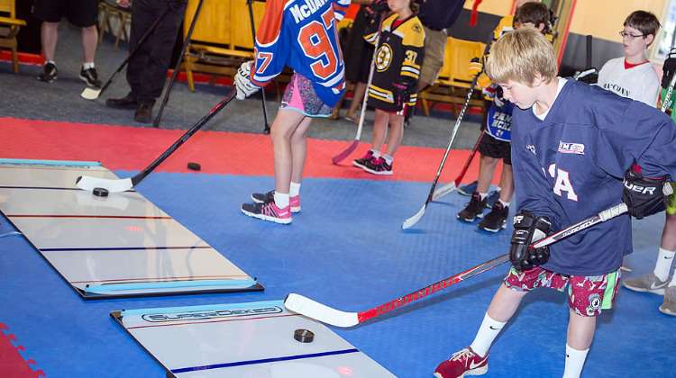 SuperDeker Helps Hockey Players Improve Their Passing and Stick Handling Skills